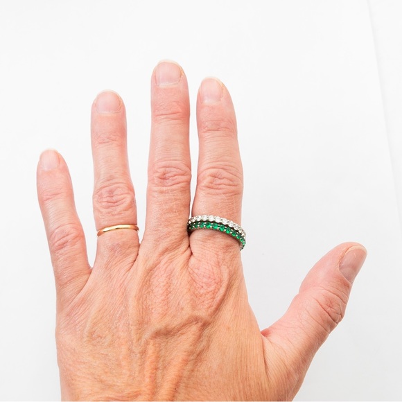 Set of 2 eternity bands minimalist 1 clear stones & 1 emerald green stones 10 - Picture 4 of 14